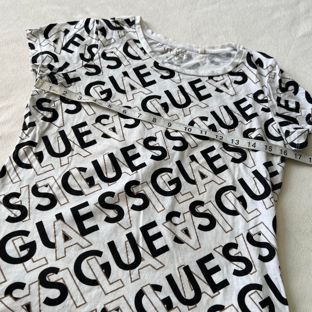 Guess white & black logo tee with repeating 'GUESS' 'LA' text Women's cotton - Picture 4 of 8